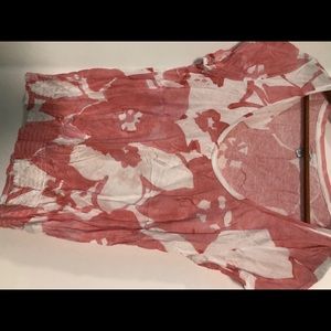 Light weight pink flower top